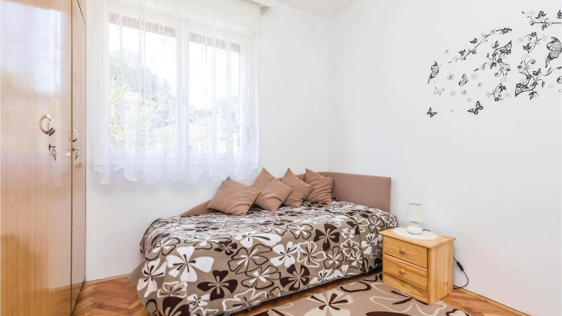 3 Bedroom Stunning Apartment In Lovran