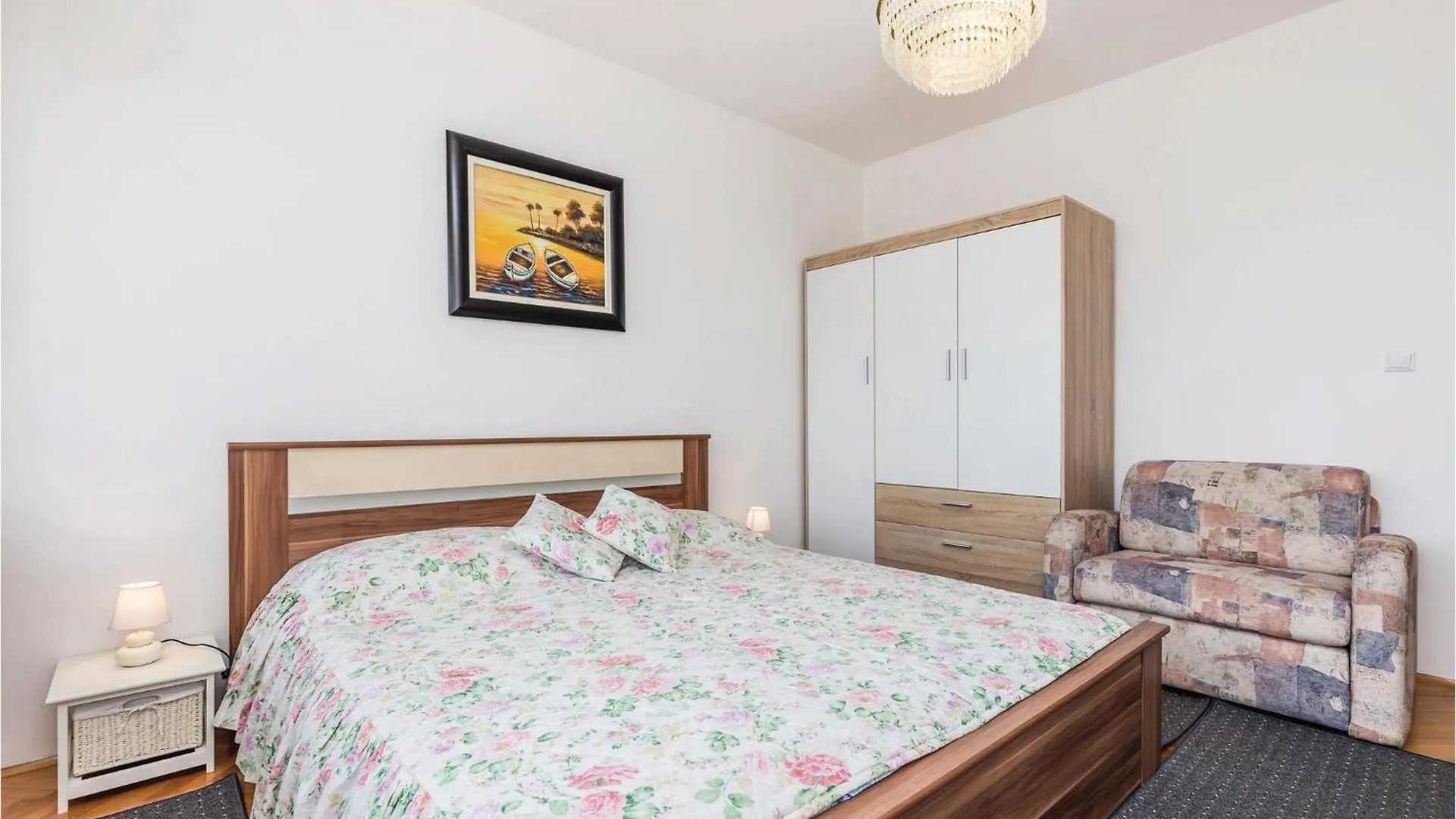 3 Bedroom Stunning Apartment In Lovran