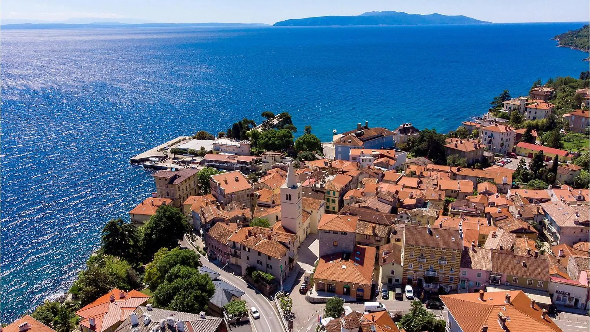 3 Bedroom Stunning Apartment In Lovran 0*,